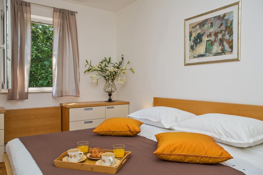 Comfortable Laura Lapad With Garage Apartamento *